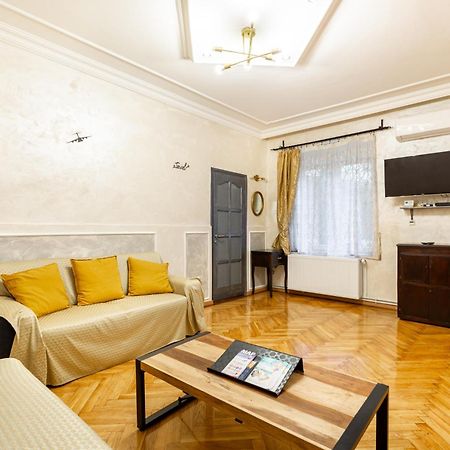 Mari&Emi Flat In Corvin Apartment Budapest Luaran gambar