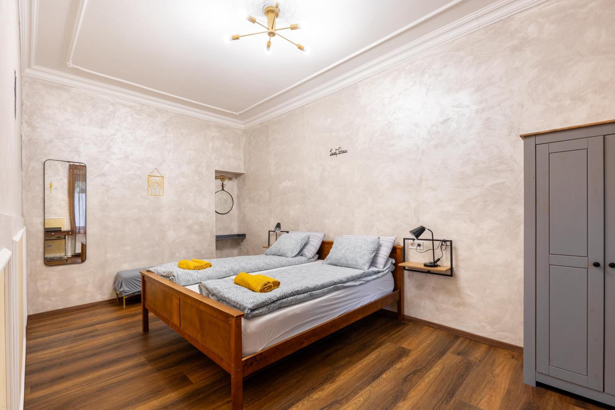 Mari&Emi Flat In Corvin Apartment Budapest Luaran gambar
