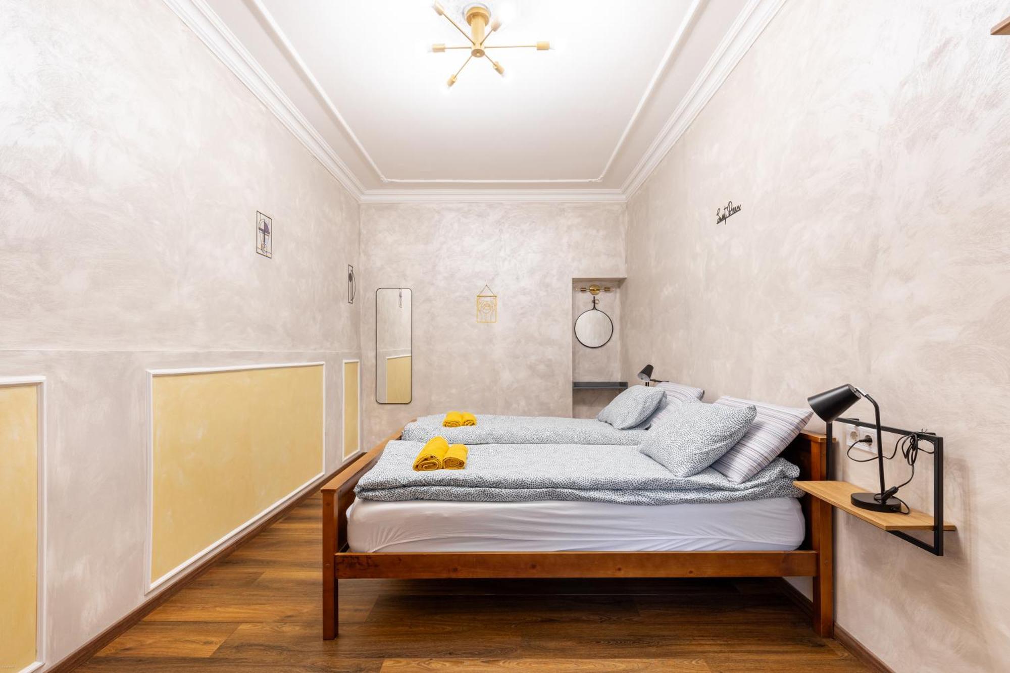 Mari&Emi Flat In Corvin Apartment Budapest Luaran gambar