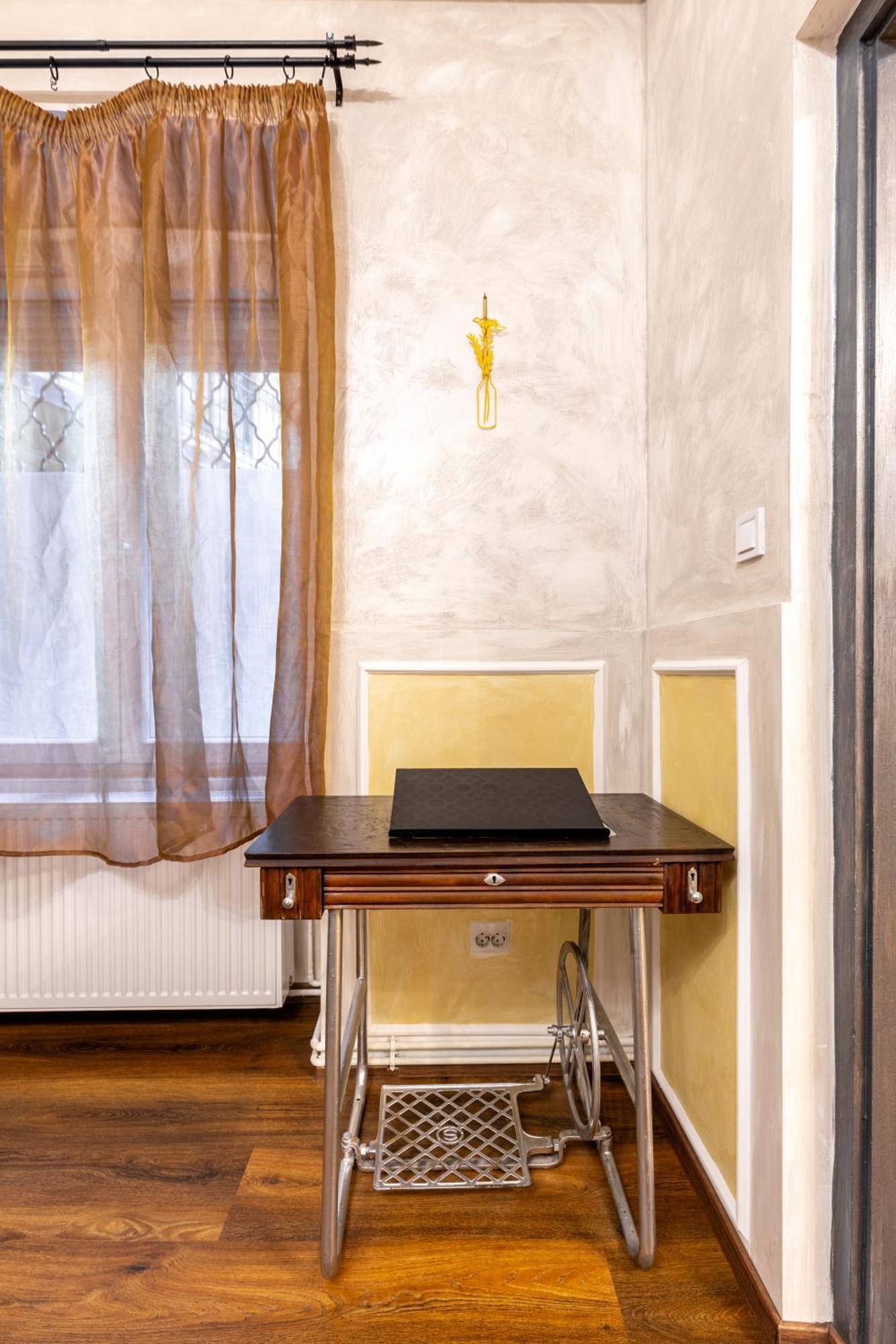 Mari&Emi Flat In Corvin Apartment Budapest Luaran gambar