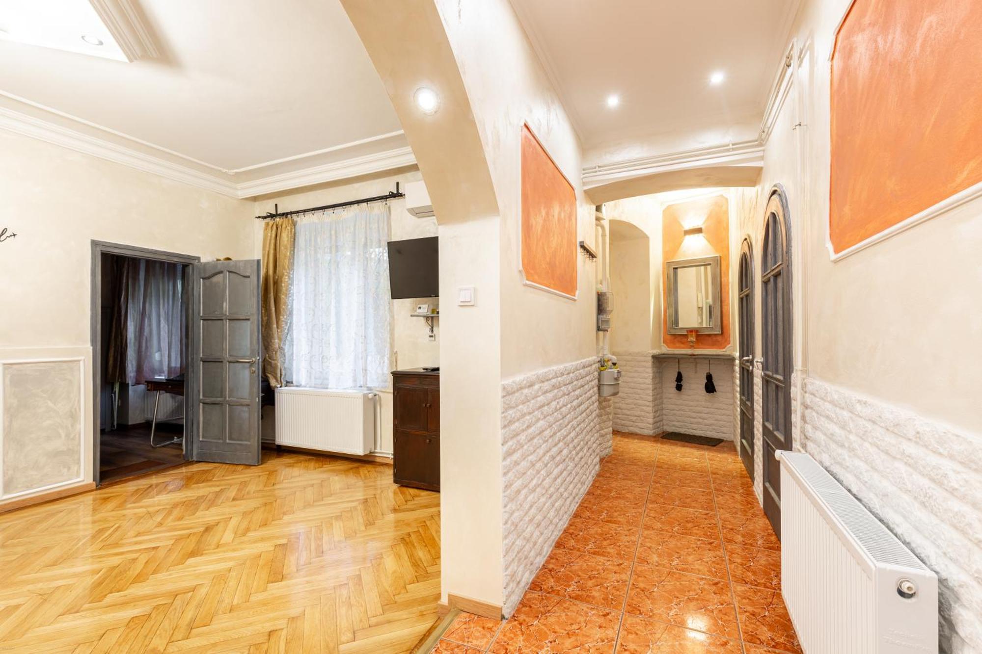 Mari&Emi Flat In Corvin Apartment Budapest Luaran gambar