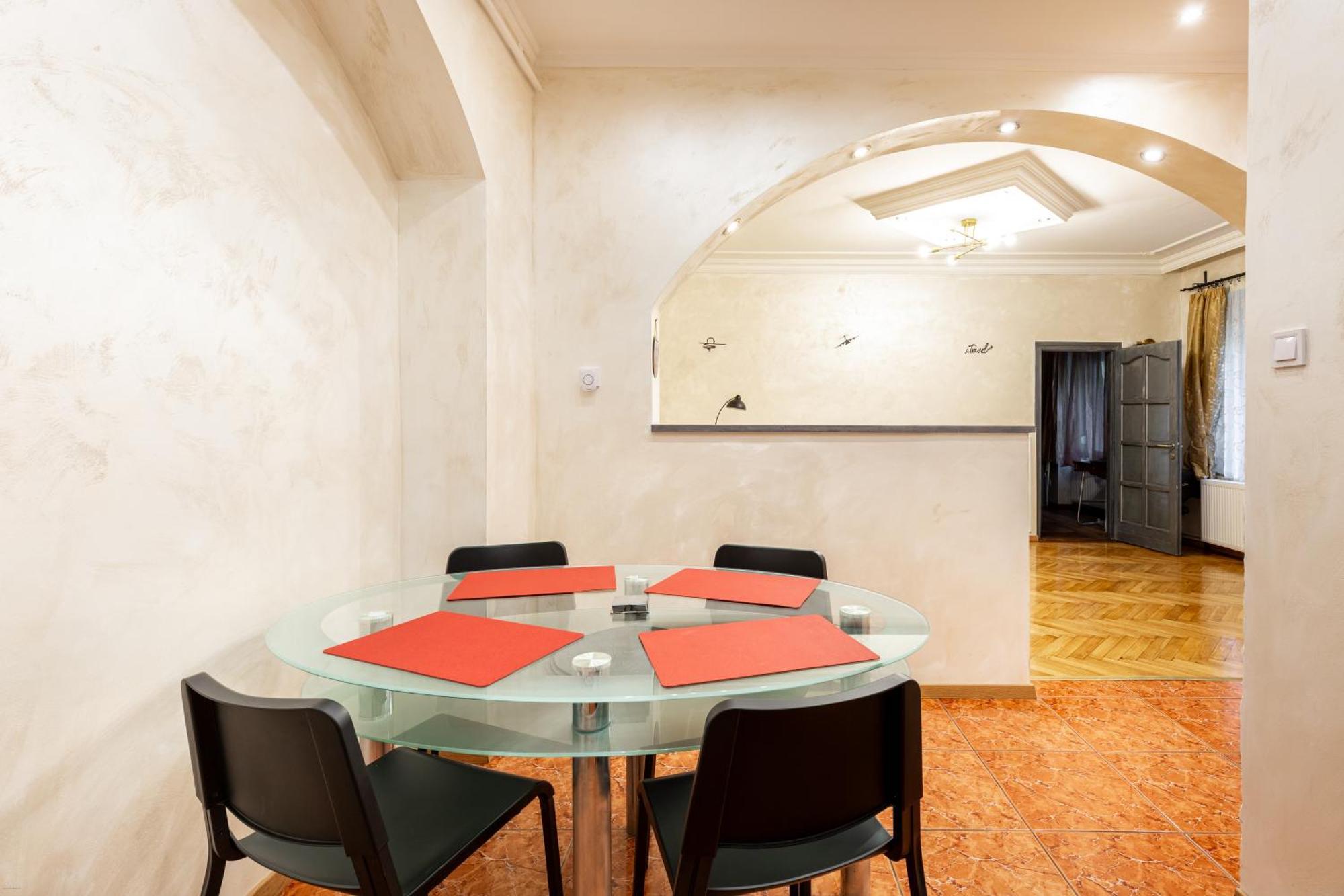 Mari&Emi Flat In Corvin Apartment Budapest Luaran gambar