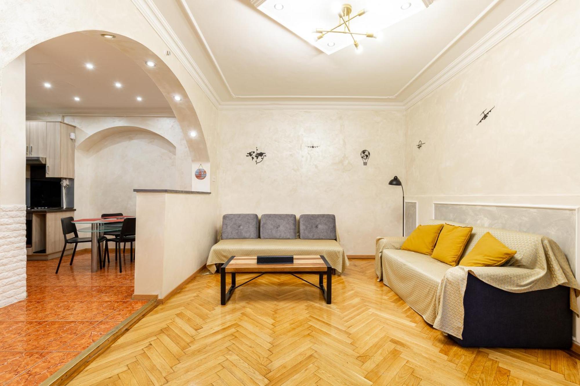 Mari&Emi Flat In Corvin Apartment Budapest Luaran gambar